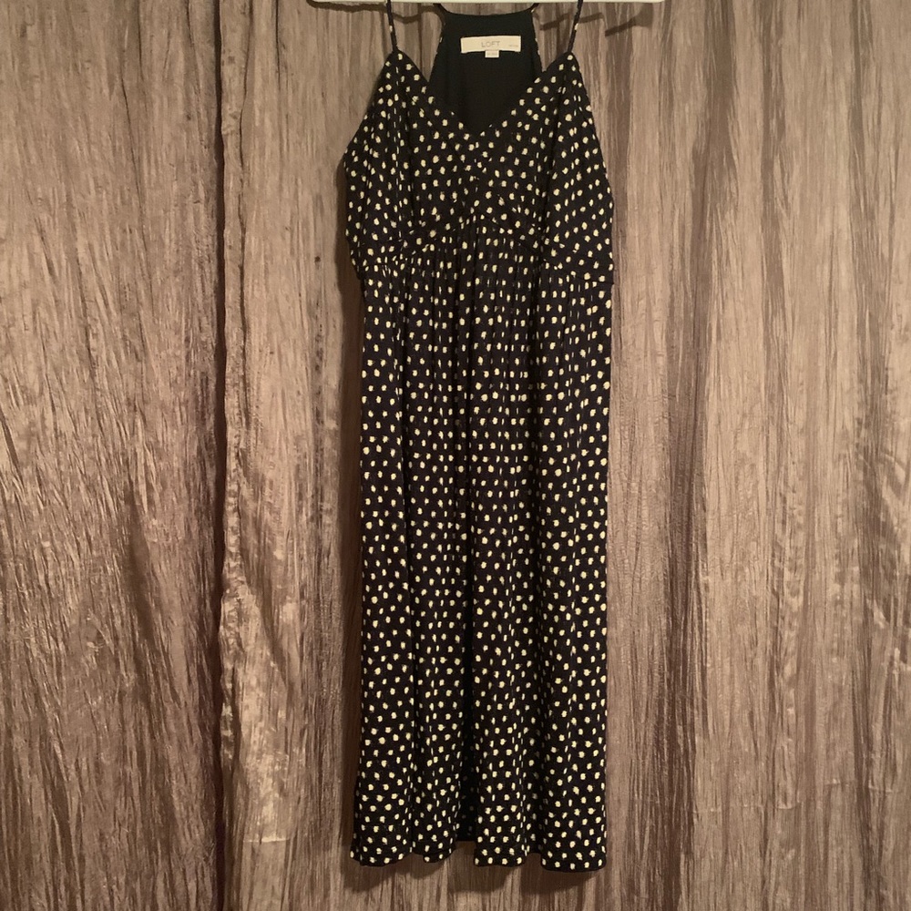 SOLD 💕
NWOT LOFT Navy Dot Dress